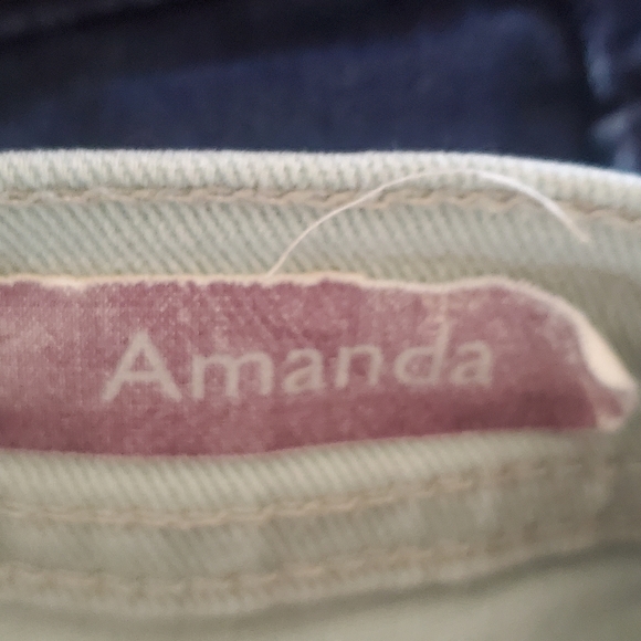 Gloria Vanderbilt Amanda Jeans - Picture 8 of 15